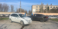 В промзоне Волжского две легковушки не поделили проезжую часть 95.78.246.146 - Volzsky.Ru
