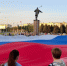 В центре Волжского развернут огромный триколор в День Государственного флага РФ 95.78.246.146 - Volzsky.Ru